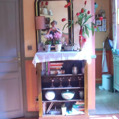Chateau Luxury Montbrun, Cleaning Included アパート モンブリュン・レ・バン