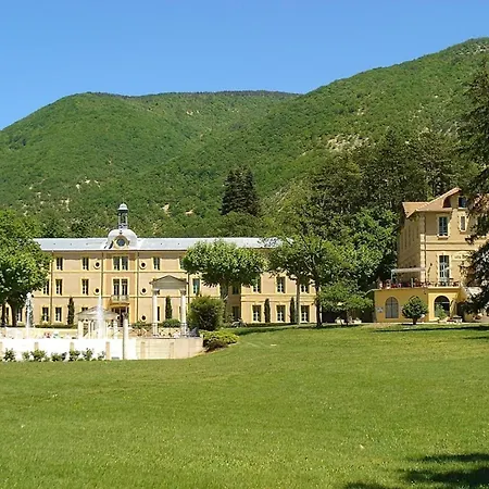 Chateau Luxury Montbrun, Cleaning Included アパート モンブリュン・レ・バン