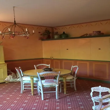 Chateau Luxury Montbrun, Cleaning Included アパート *